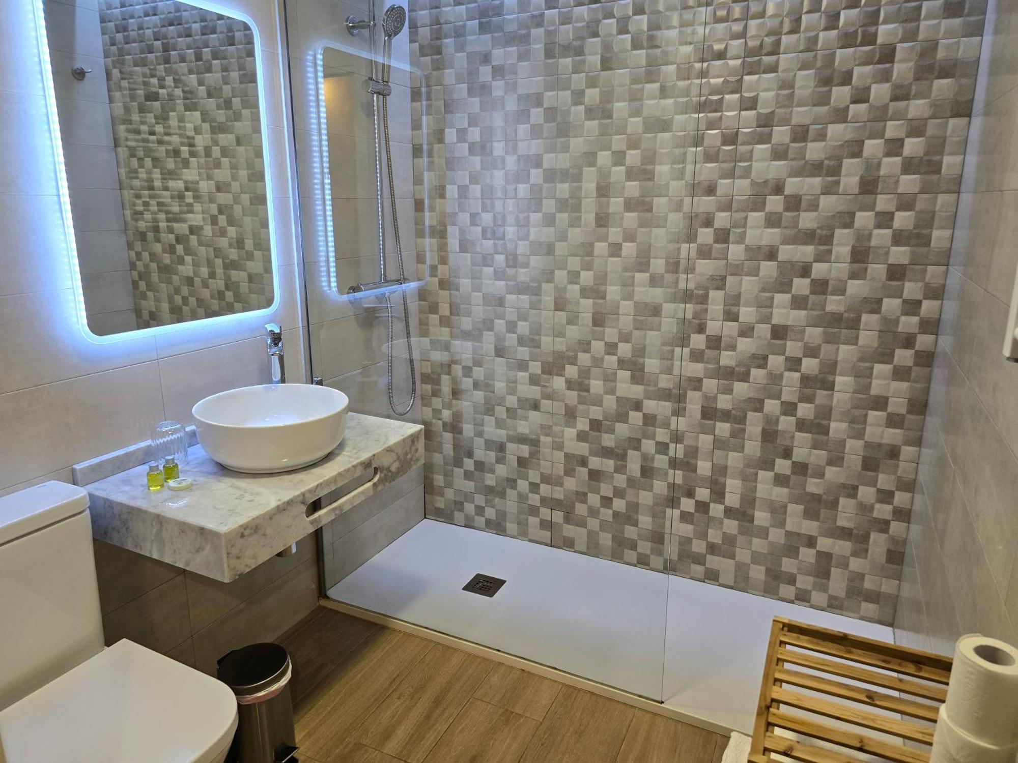 La Isla De Mirabel Apartment Plasencia Ngoại thất bức ảnh